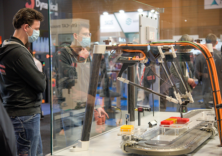 Foto Los cobots y la descarbonización marcan el camino a seguir en la industria manufacturera.